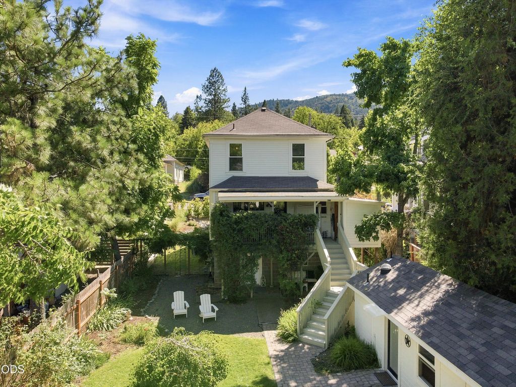 541 Fairview Street, Ashland