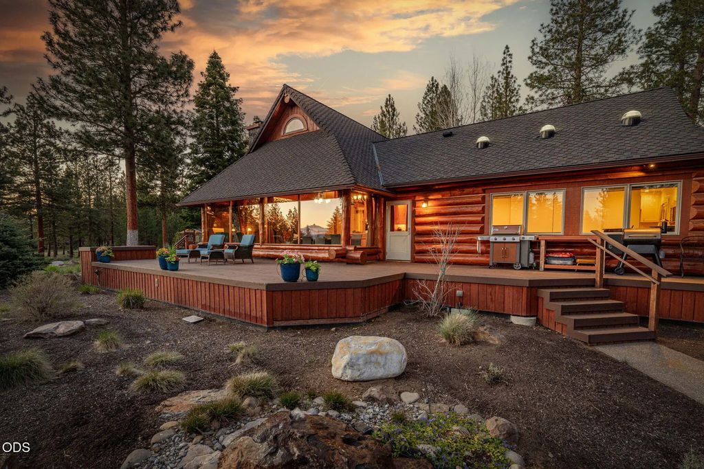 69877 California Trail, Sisters