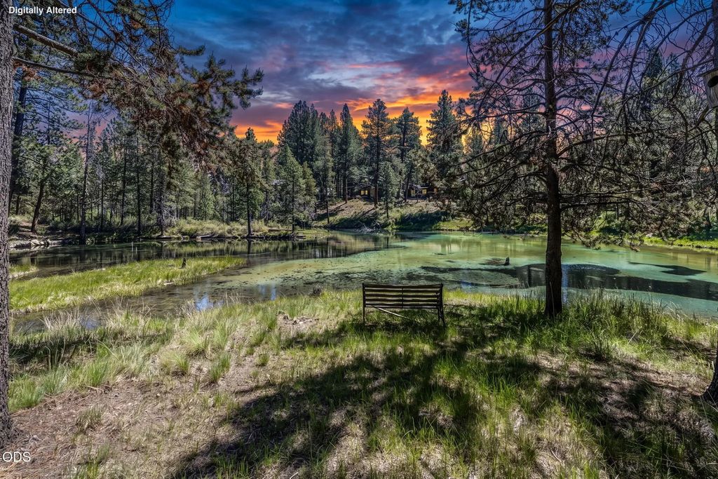 56832 Besson Road, Bend