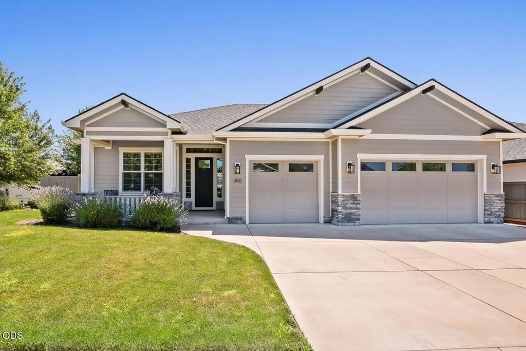 350 Kansas Drive, Medford