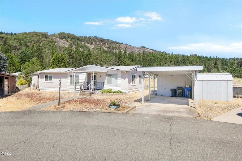 315 W Evans Creek Road Unit 6, Rogue River