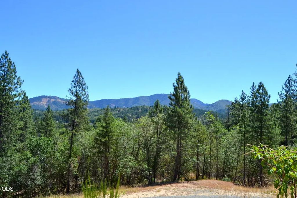 2030 Sylvan Drive, Grants Pass