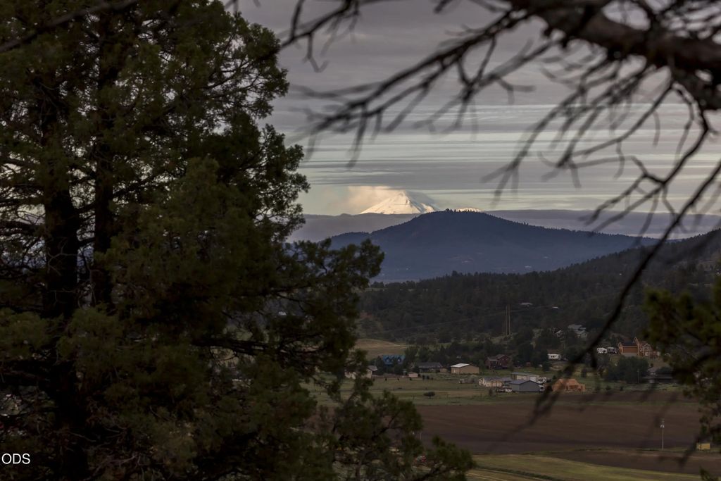 1116 Vine Maple Drive, Klamath Falls