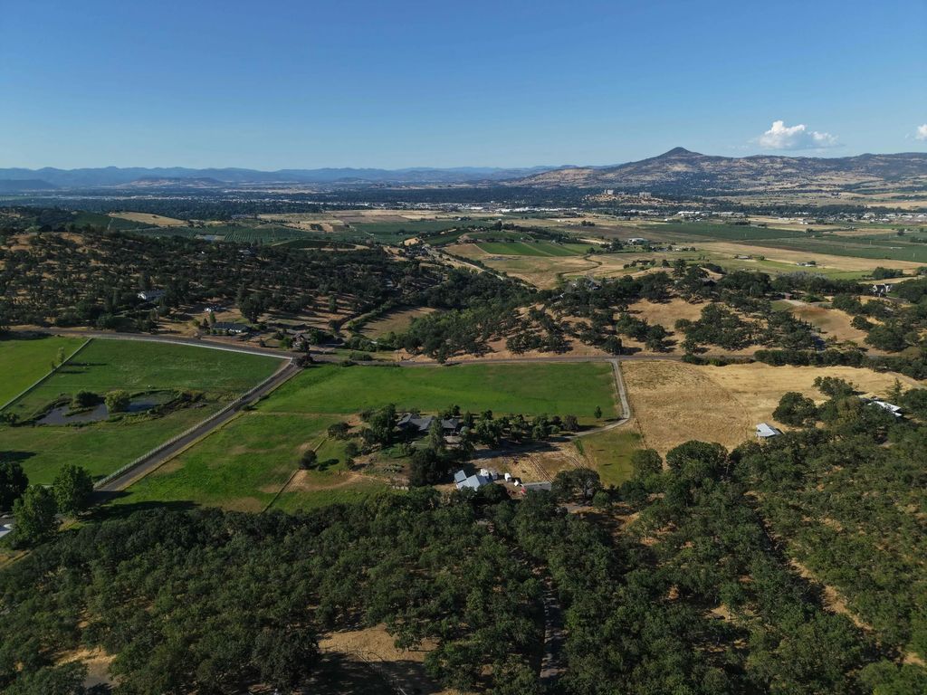 4359 Pioneer Road, Medford