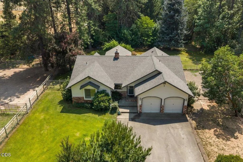 4809 E Evans Creek Road, Rogue River