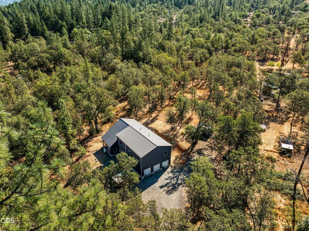 205 Witness Way, Rogue River