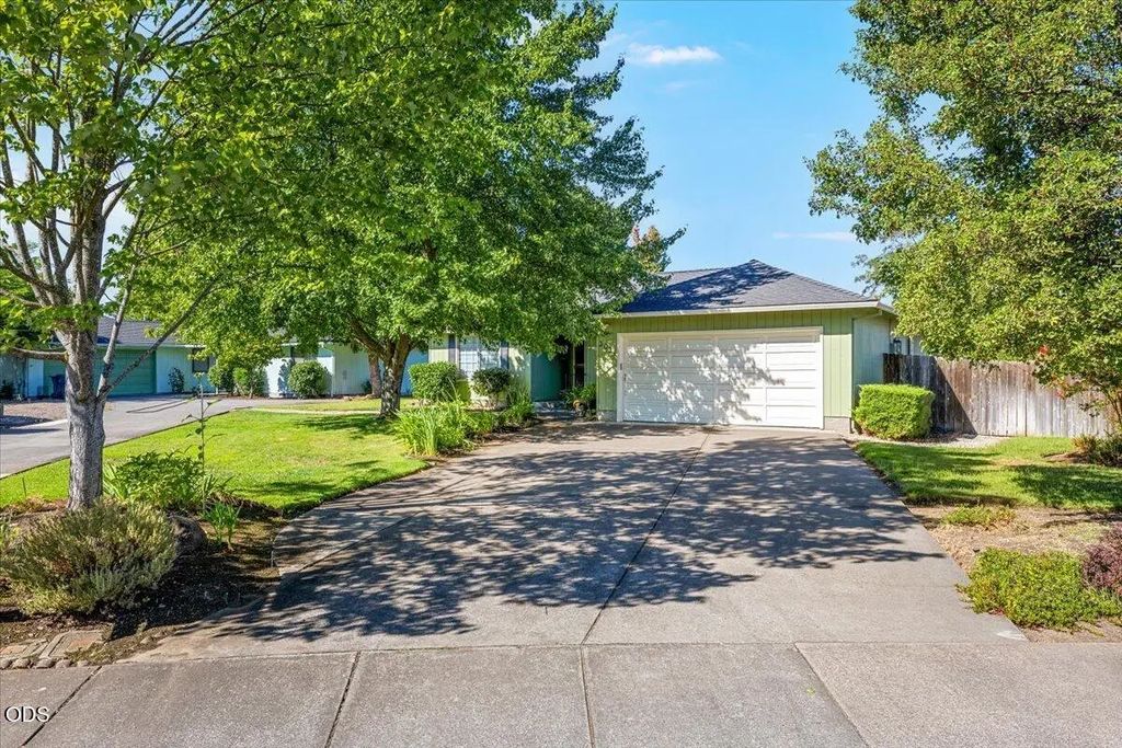 3031 Cheltenham Way, Medford