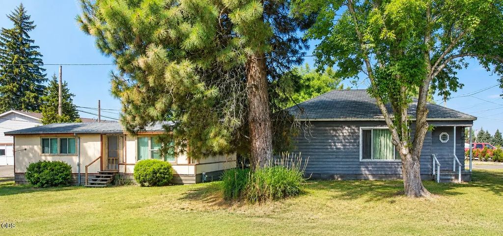 2404 Gettle Street & 2406, Klamath Falls