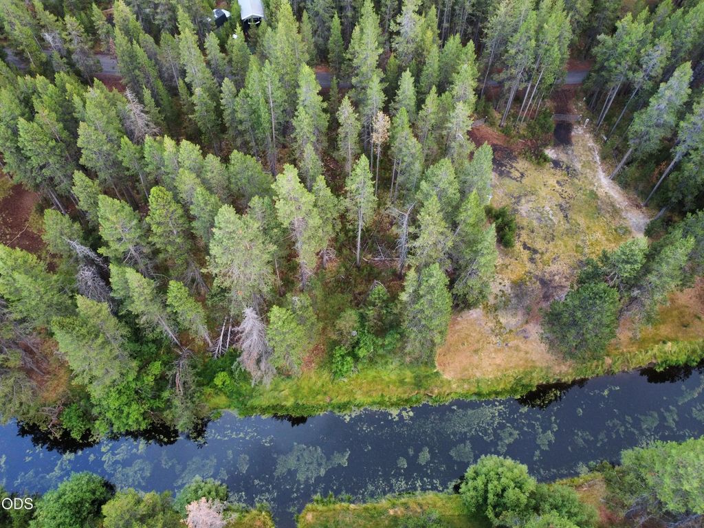 17080 Island Loop Way, Bend
