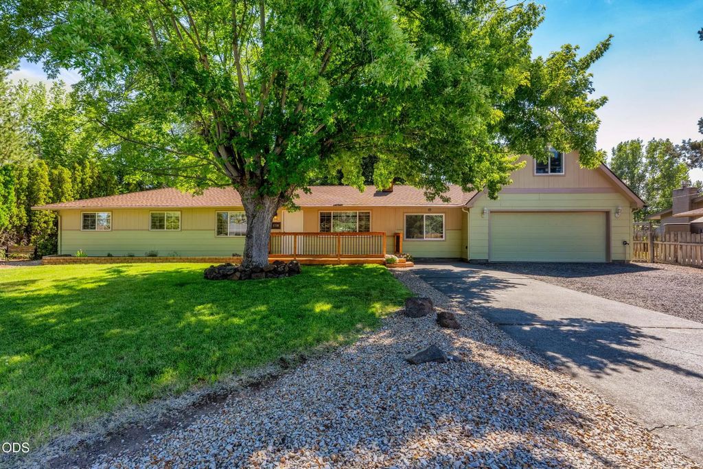 1730 Sw Canyon Drive, Redmond