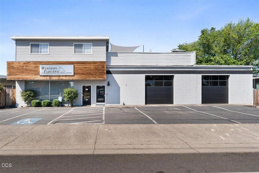 2937 Merriman Road, Medford