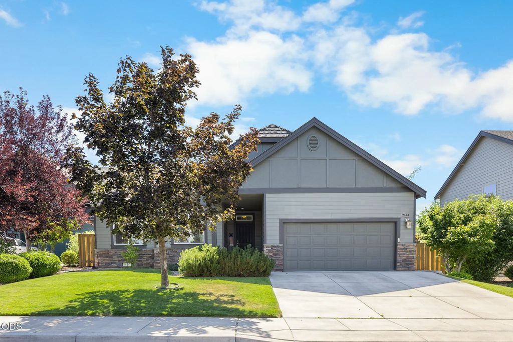 2644 Sw 50th Street, Redmond