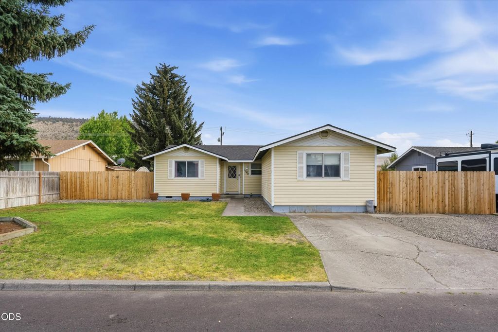 1242 Se 8th Street, Prineville