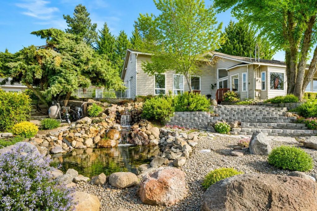 4935 Cherry Lane, Medford