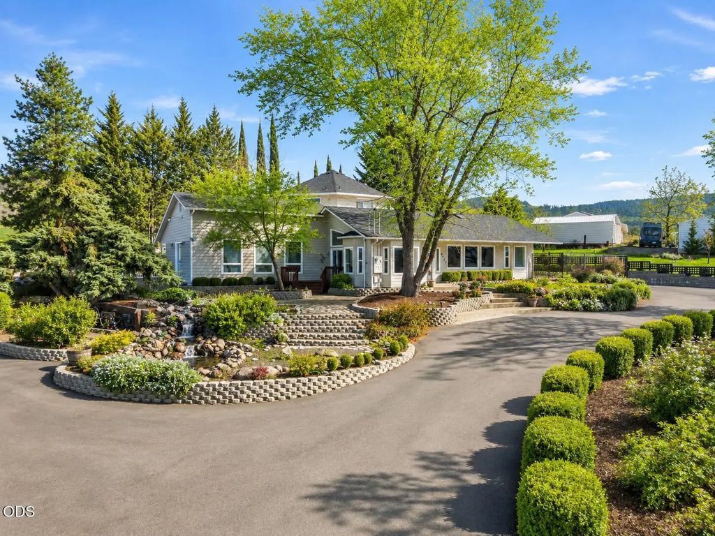 4935 Cherry Lane, Medford