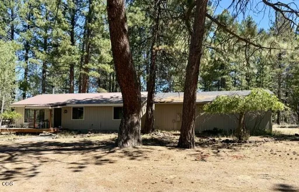 51530 Riverland Avenue, La Pine
