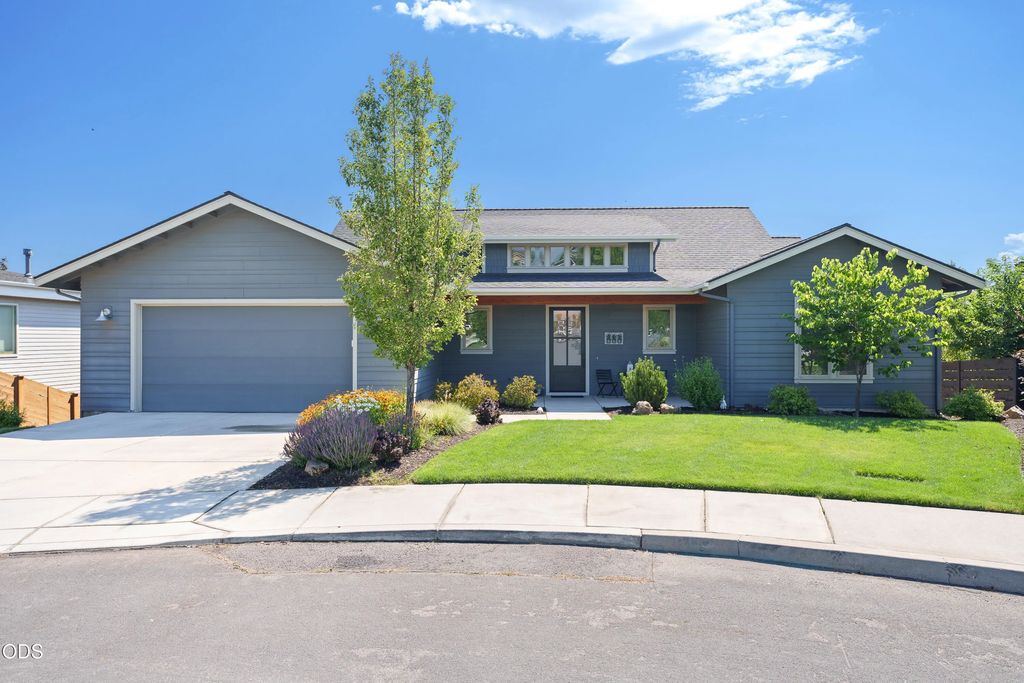 63137 Iner Loop, Bend