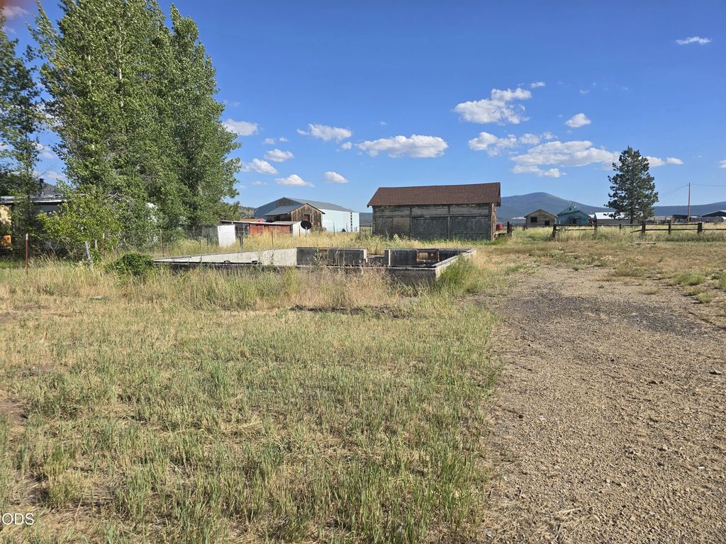 42976 E Hwy 140, Beatty