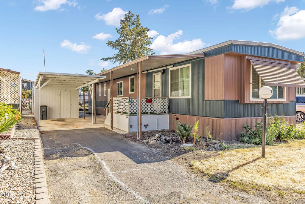 2385 Table Rock Road Spc 79, Medford