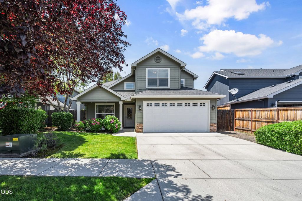 657 Spring Valley Drive, Medford