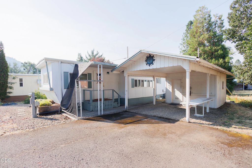 22071 Or-62 36, Shady Cove