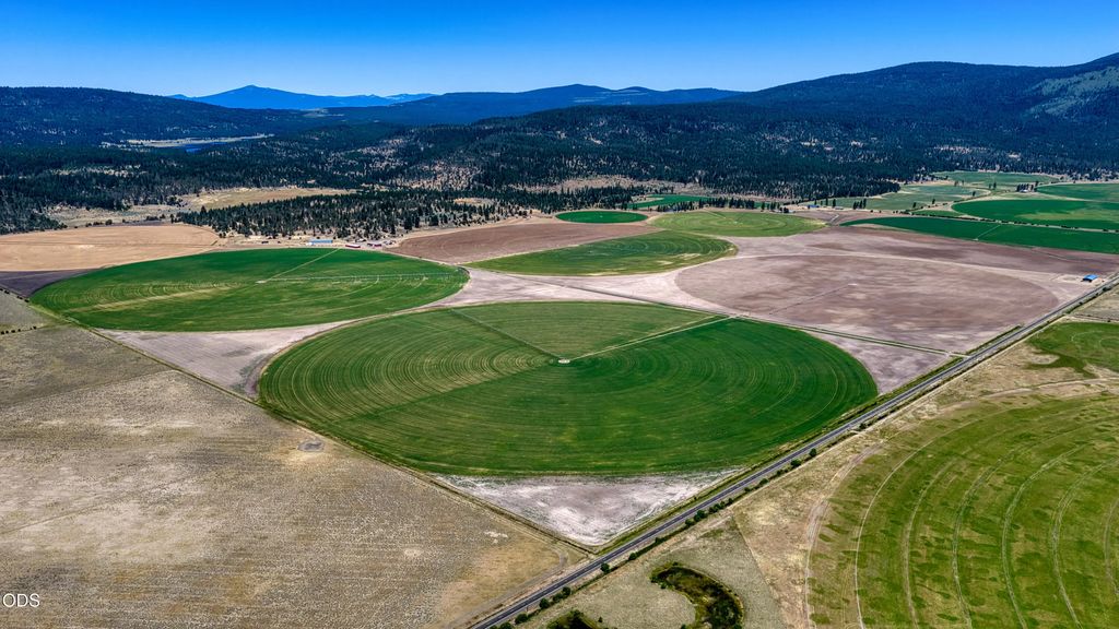 10902 Swan Lake Road, Klamath Falls