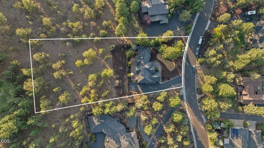3193 Nw Colonial Drive, Bend