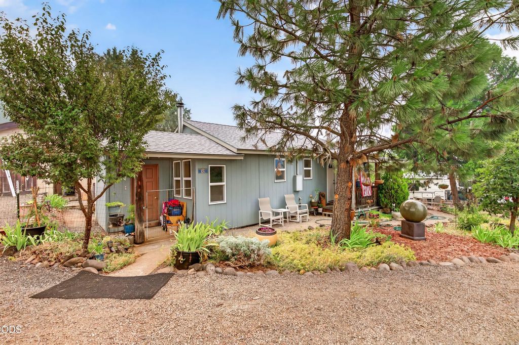 32 Cora Drive, Shady Cove