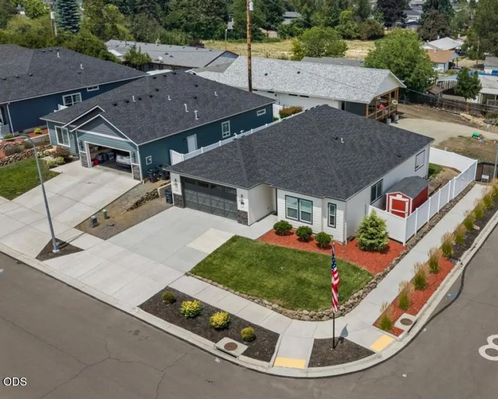 608 Nobility Drive, Medford