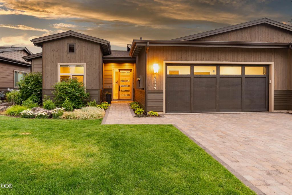 20339 Se Jack Benny Loop, Bend