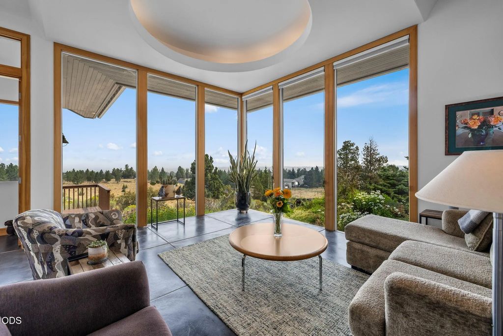 59641 Calgary Loop, Bend