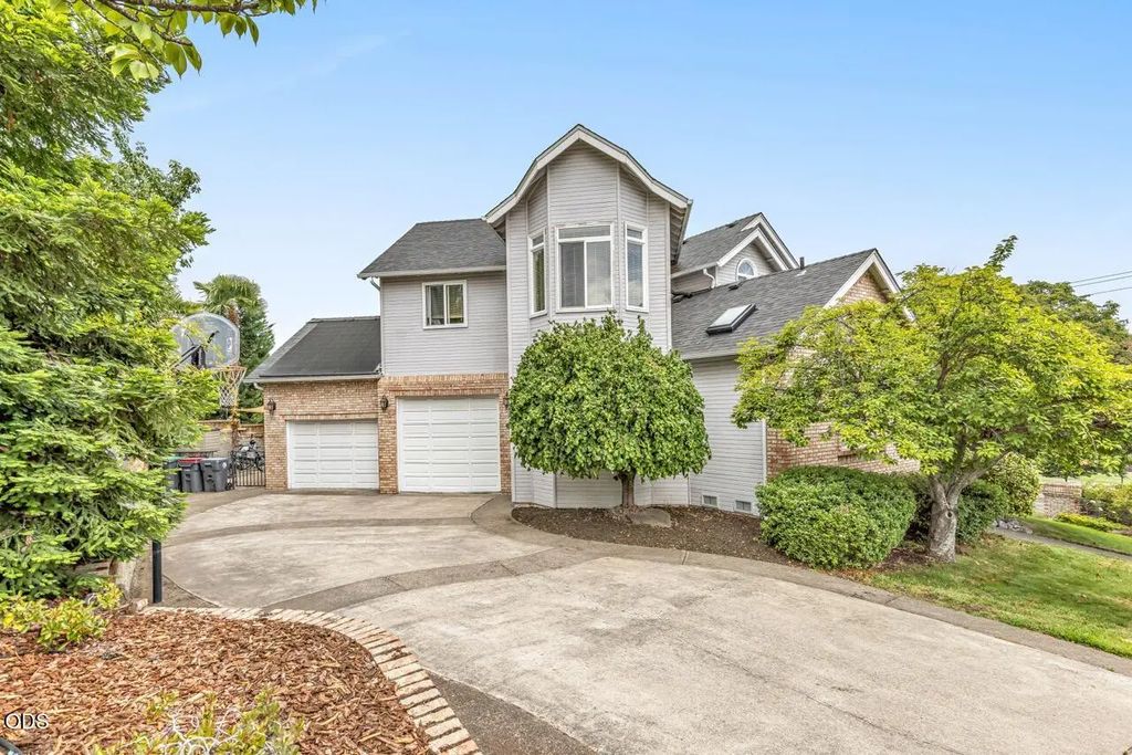 2991 Lexington Drive, Medford
