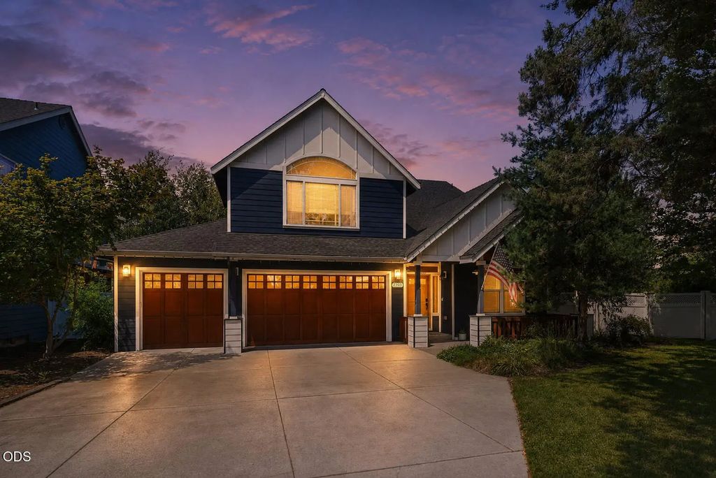 2048 Ne Cradle Mountain Way, Bend