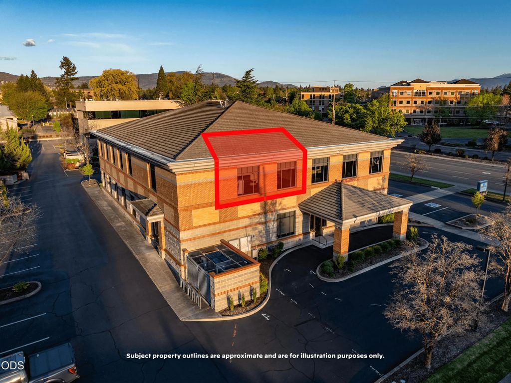 1501 E Mcandrews Road, Medford