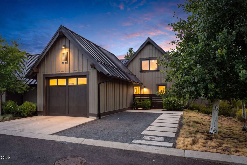 19374 Bonney Lane, Bend