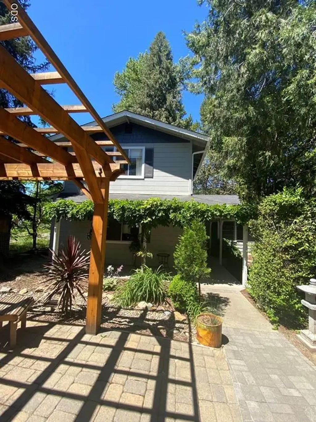 415 Berglund Street, Rogue River
