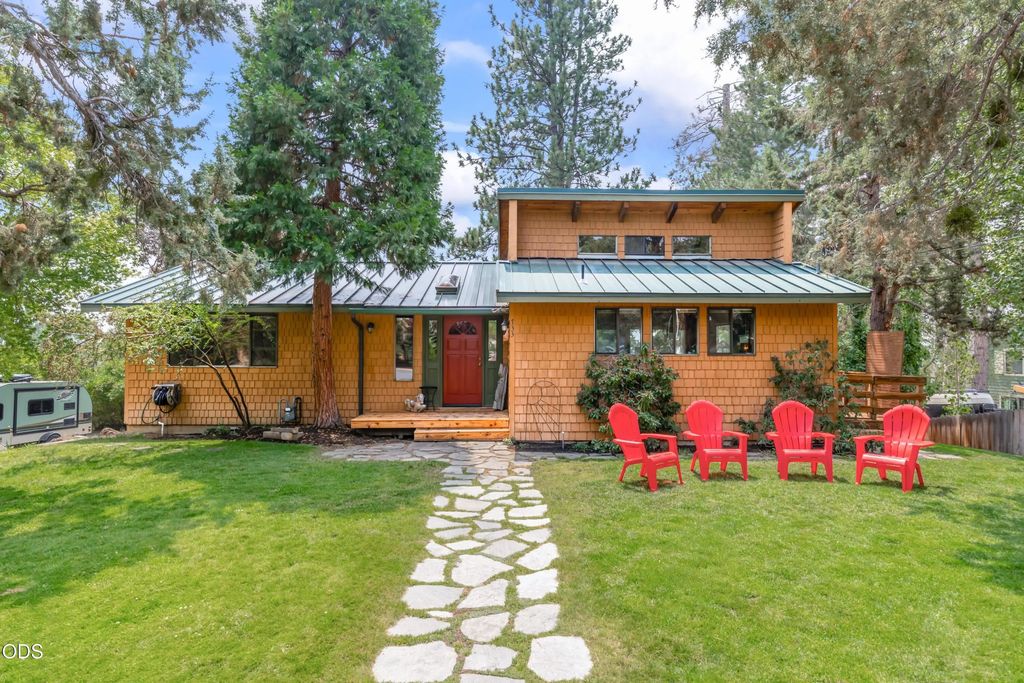 733 Nw Saginaw Avenue, Bend