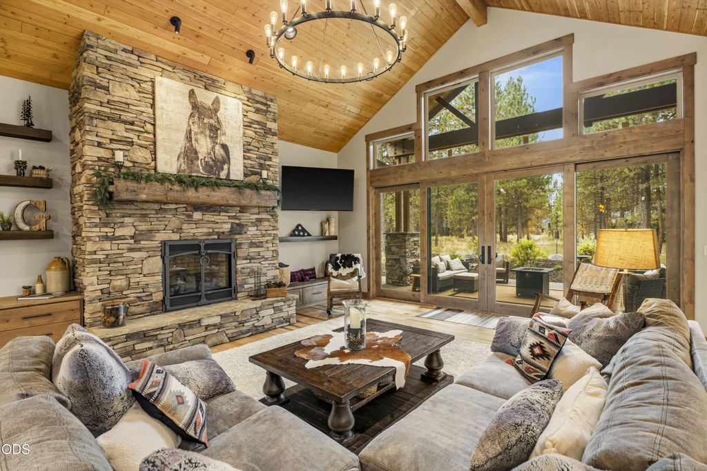 56413 Fireglass Loop 194, Bend
