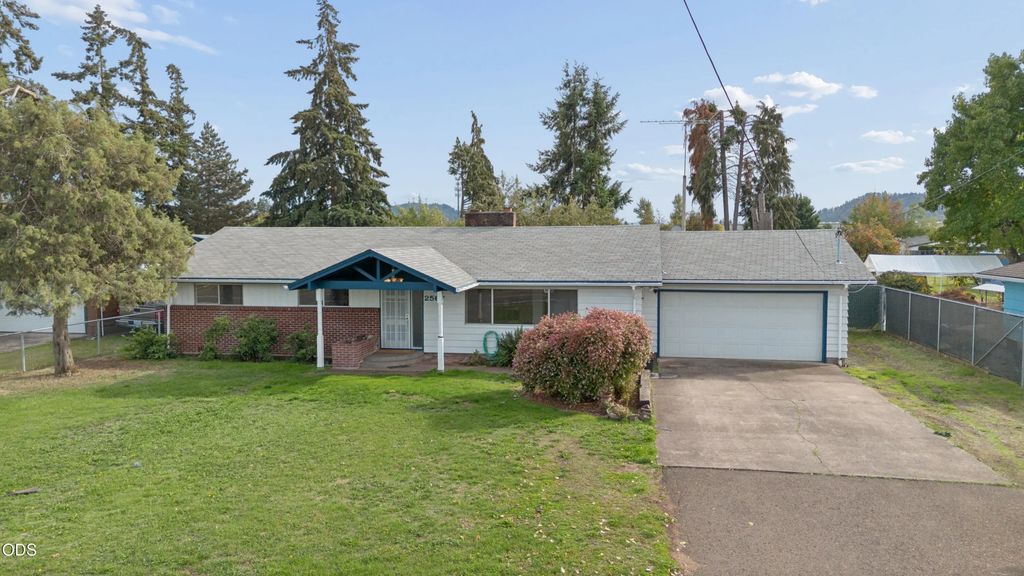 2567 Marcola Road, Springfield