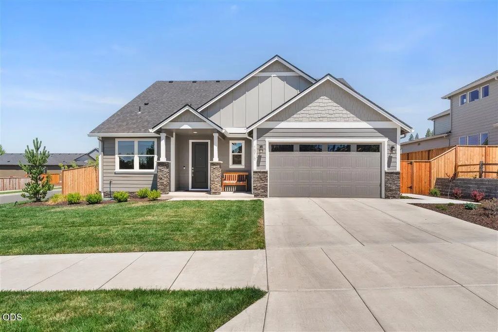 1516 Poppy Ridge Drive, Eagle Point