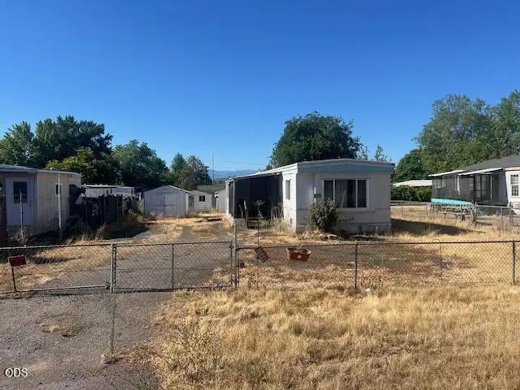 2548 Antelope Road, White City