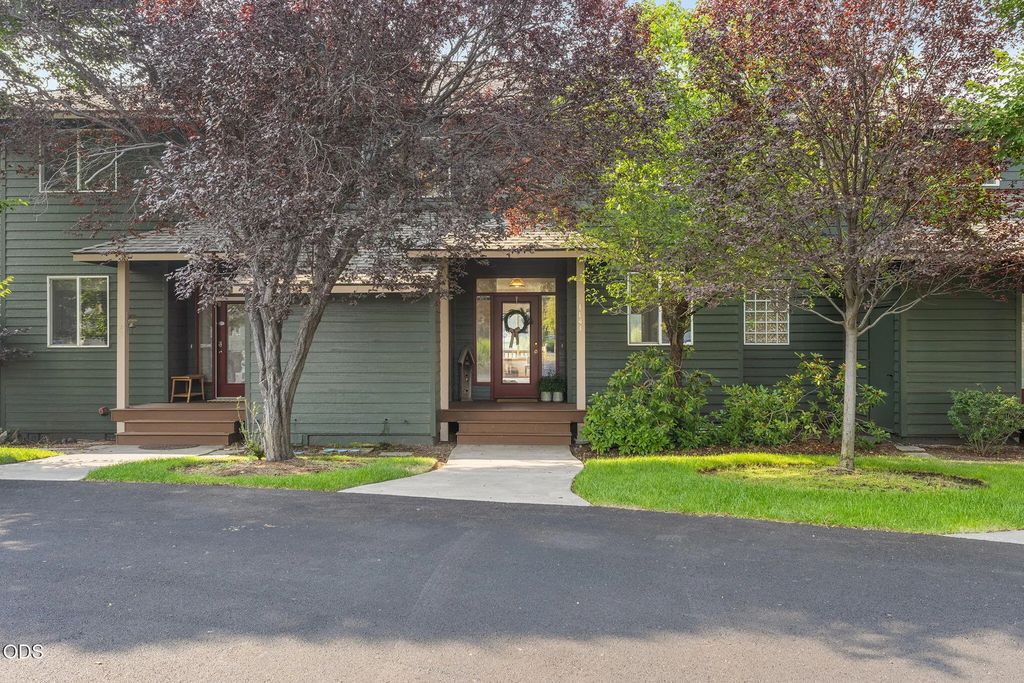1141 Golden Pheasant Drive, Redmond