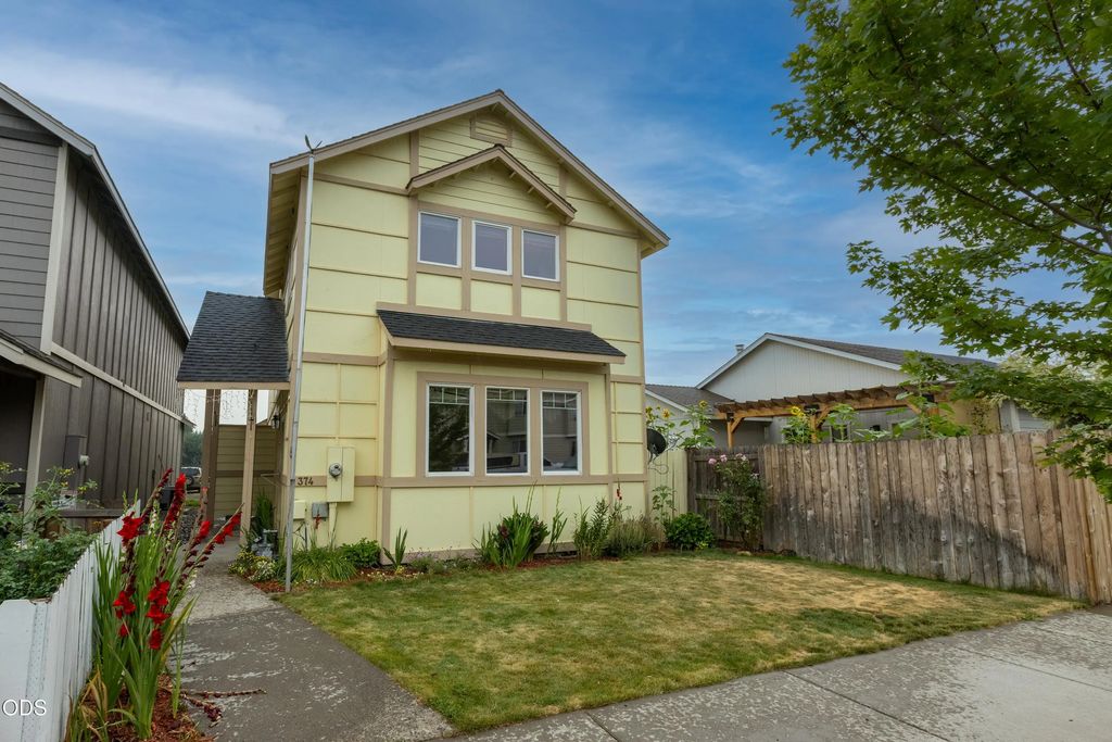 374 Nw 25th Street, Redmond
