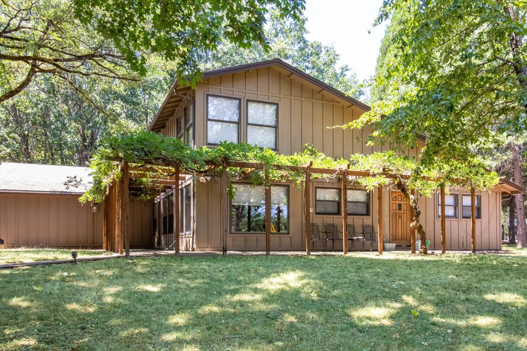 6651 Westside, Cave Junction