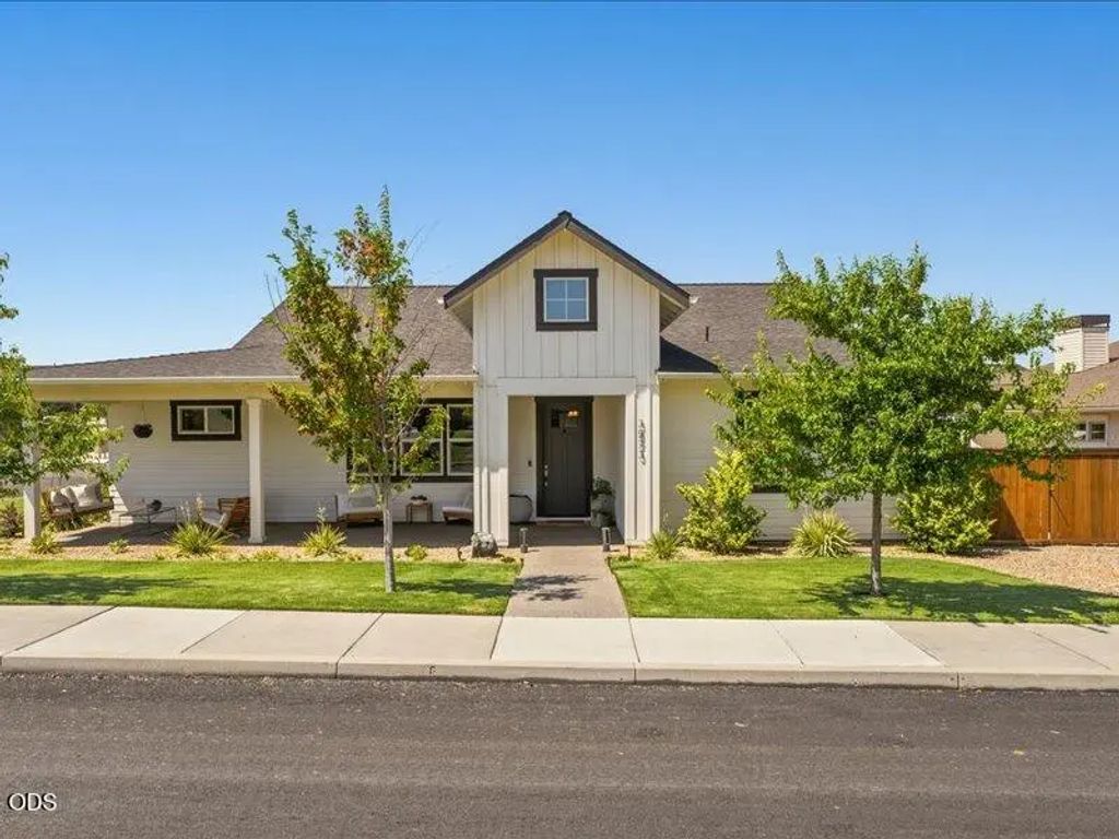 3573 Sw 47th Street, Redmond