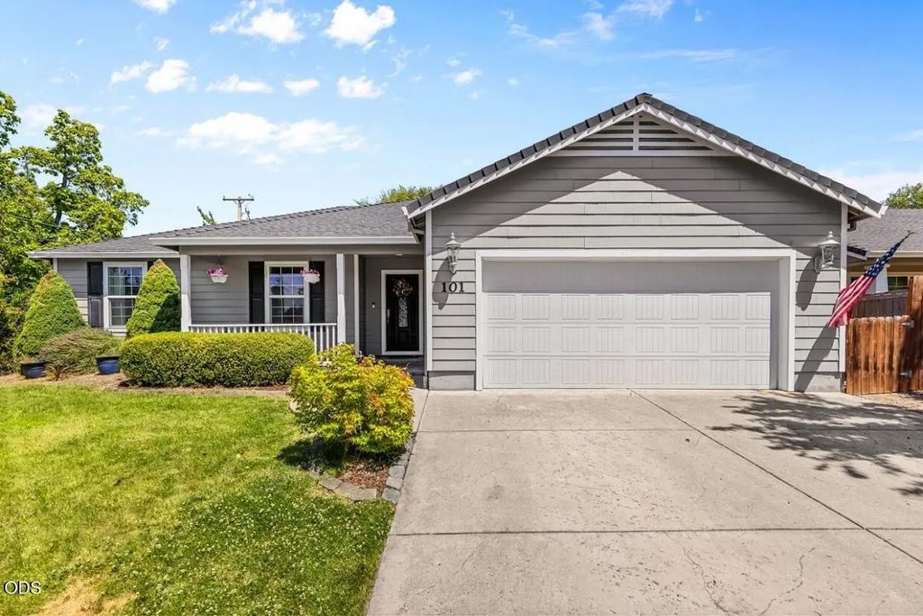 101 Aberdeen Lane, Eagle Point