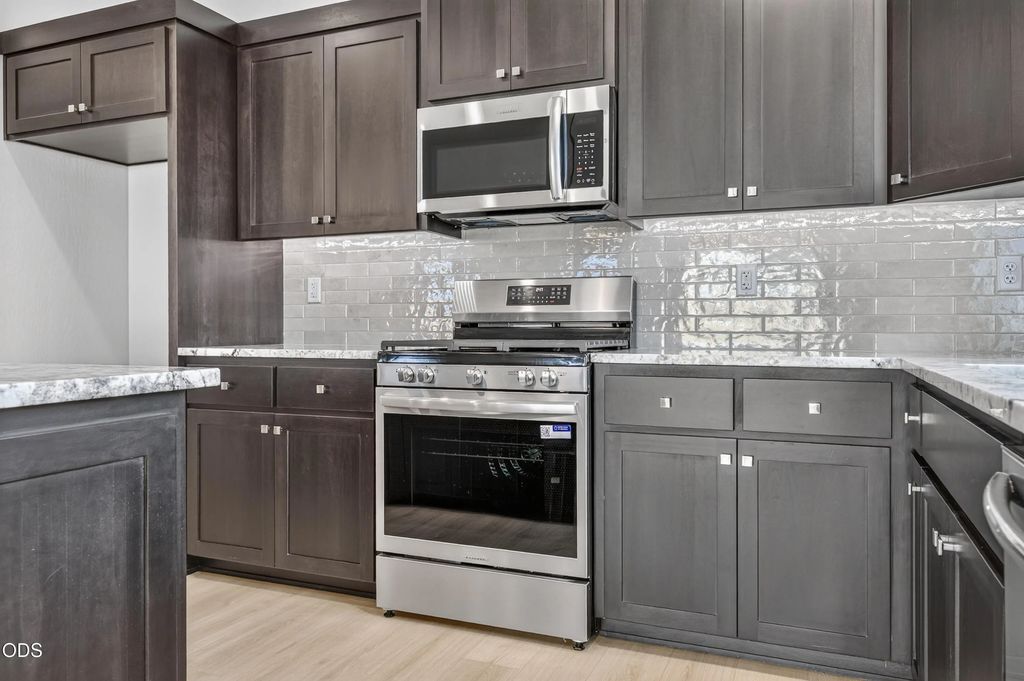 3233 Garner Way, Medford
