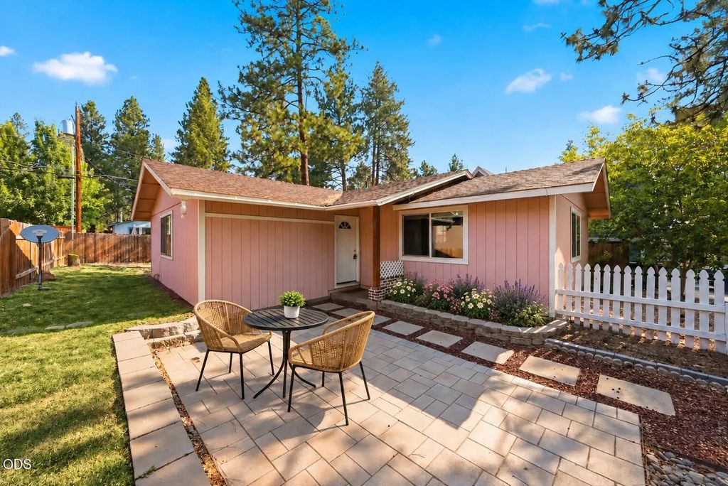 1454 Nw Fresno Avenue, Bend