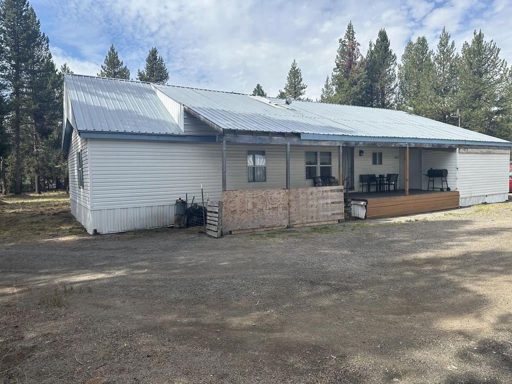 425 Benard Lane, Chemult