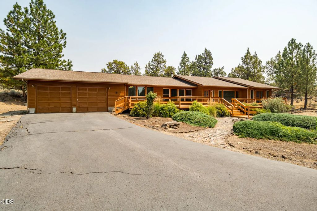 64502 Mcgrath Road, Bend